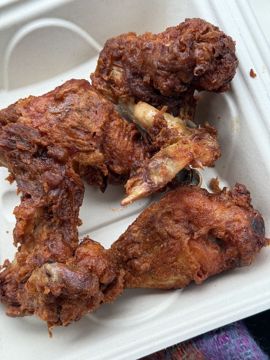 Quick Pack fried chicken in a takeout box